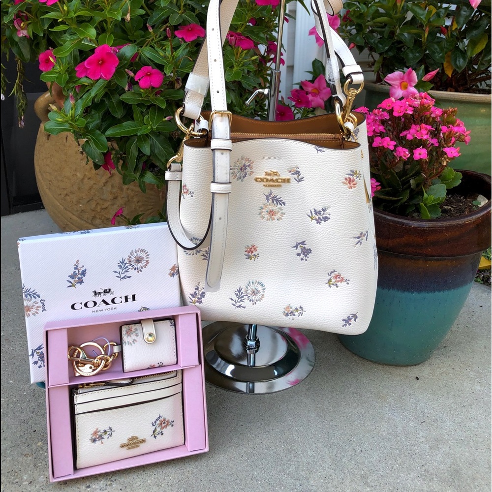 Coach Dandelion Small Bucket Bag w/ Boxed ID Case
